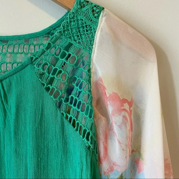 Ellemairco women’s boho bespoke flowy high low green floral crochet blouse - Med - Picture 3 of 13